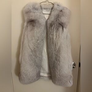 Authentic/ Natural silver fox vest size medium (fit US size 4-6)